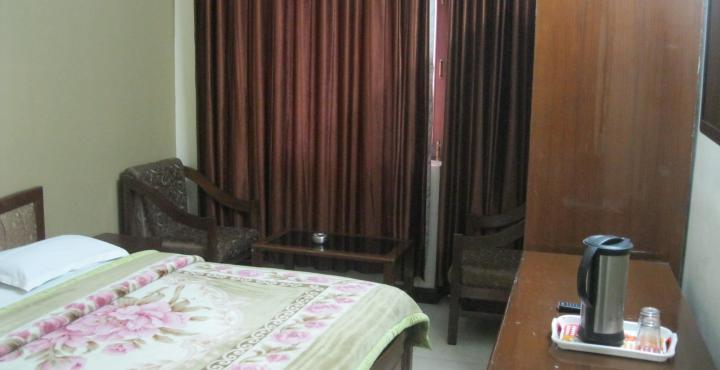 Treebo Trend Mussoorie Club Hotel เดห์ราดุน ภายนอก รูปภาพ