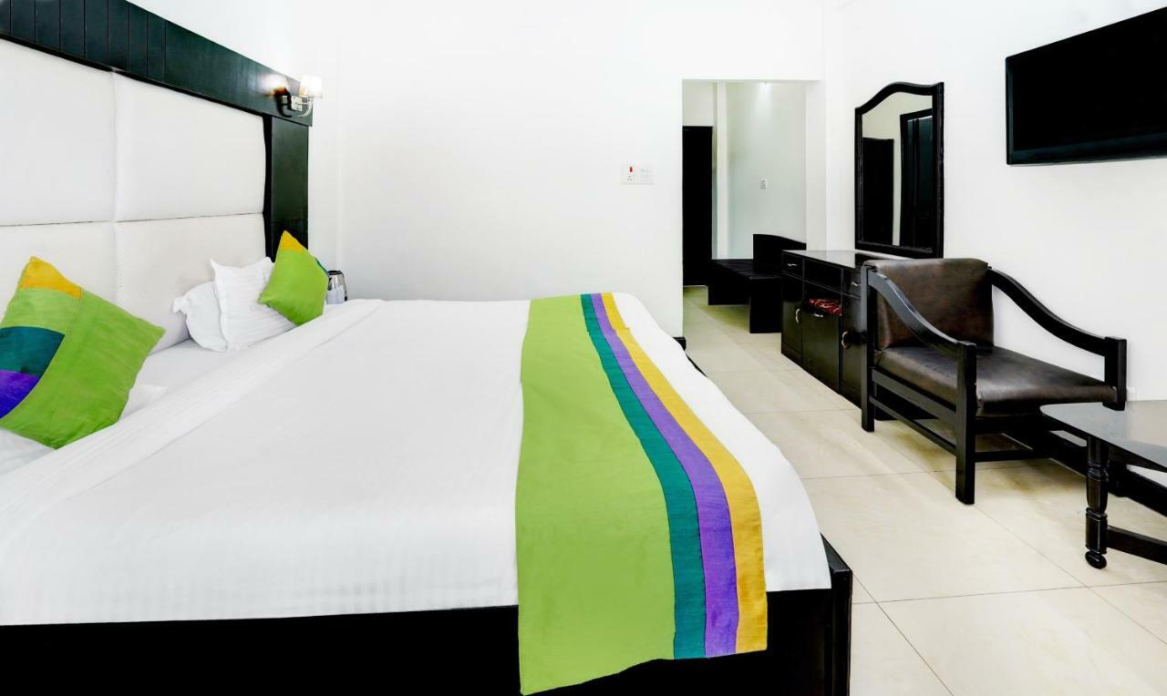 Treebo Trend Mussoorie Club Hotel เดห์ราดุน ภายนอก รูปภาพ