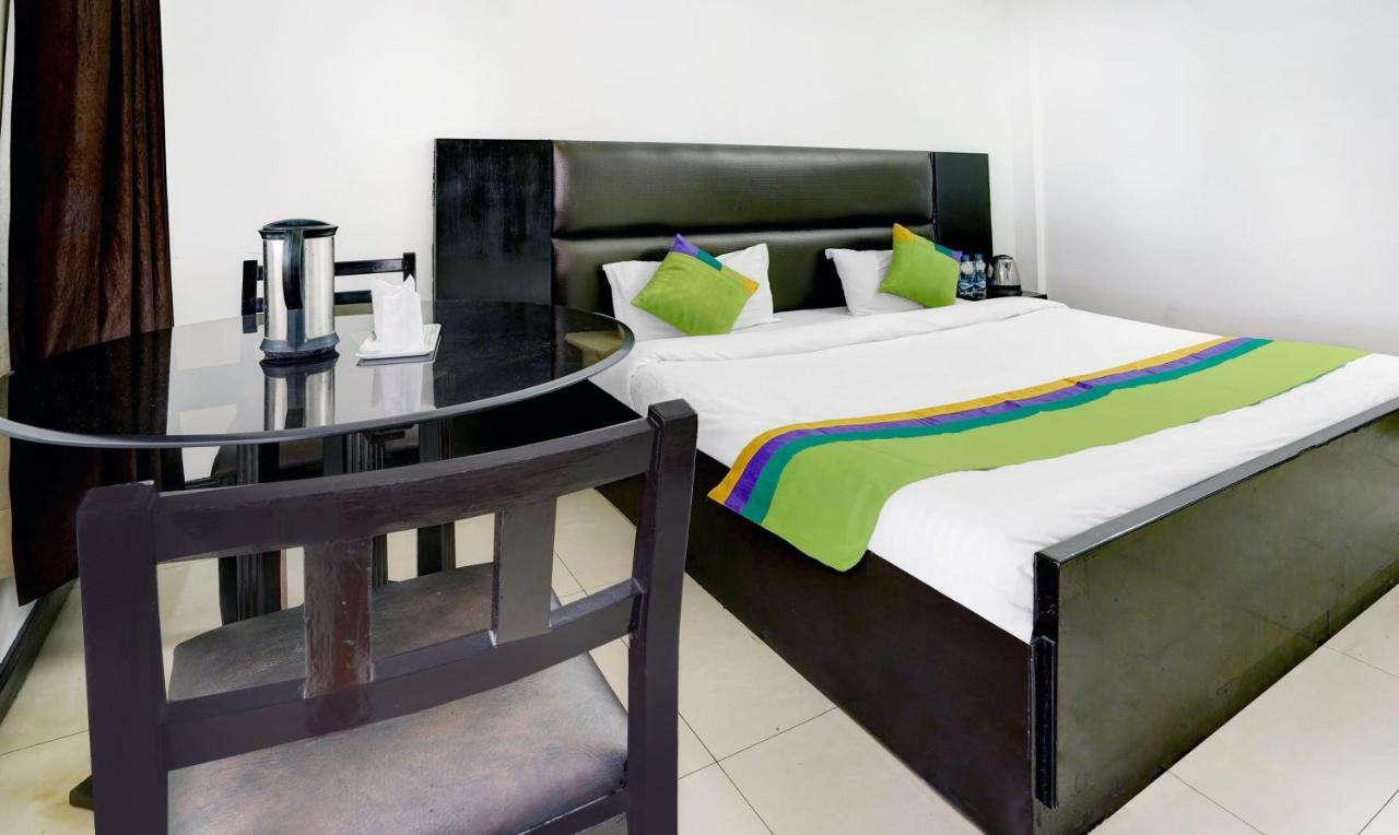 Treebo Trend Mussoorie Club Hotel เดห์ราดุน ภายนอก รูปภาพ