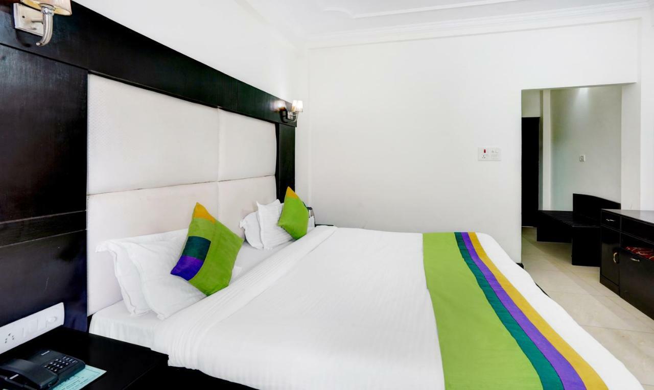 Treebo Trend Mussoorie Club Hotel เดห์ราดุน ภายนอก รูปภาพ