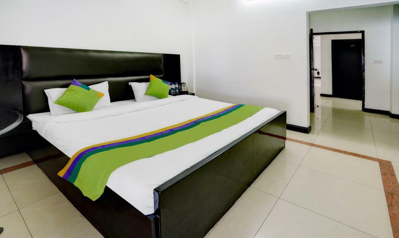 Treebo Trend Mussoorie Club Hotel เดห์ราดุน ภายนอก รูปภาพ