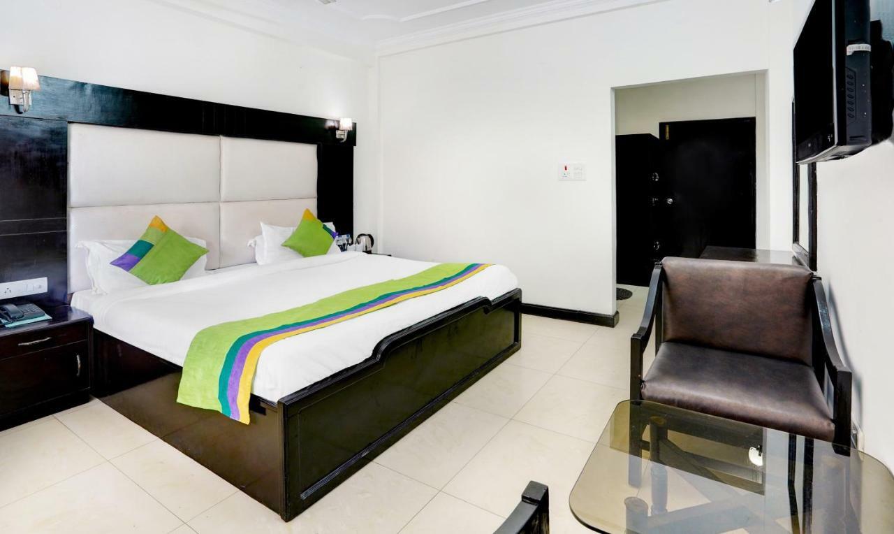 Treebo Trend Mussoorie Club Hotel เดห์ราดุน ภายนอก รูปภาพ